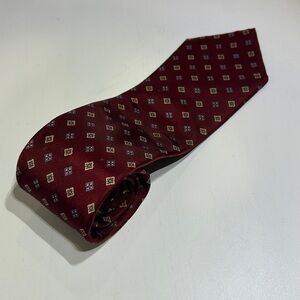Vintage 80’s Leeds Ltd Burgundy Necktie With Geometric All over Print